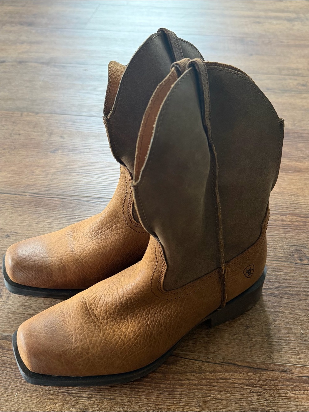 Ariat women’s cowboy boots